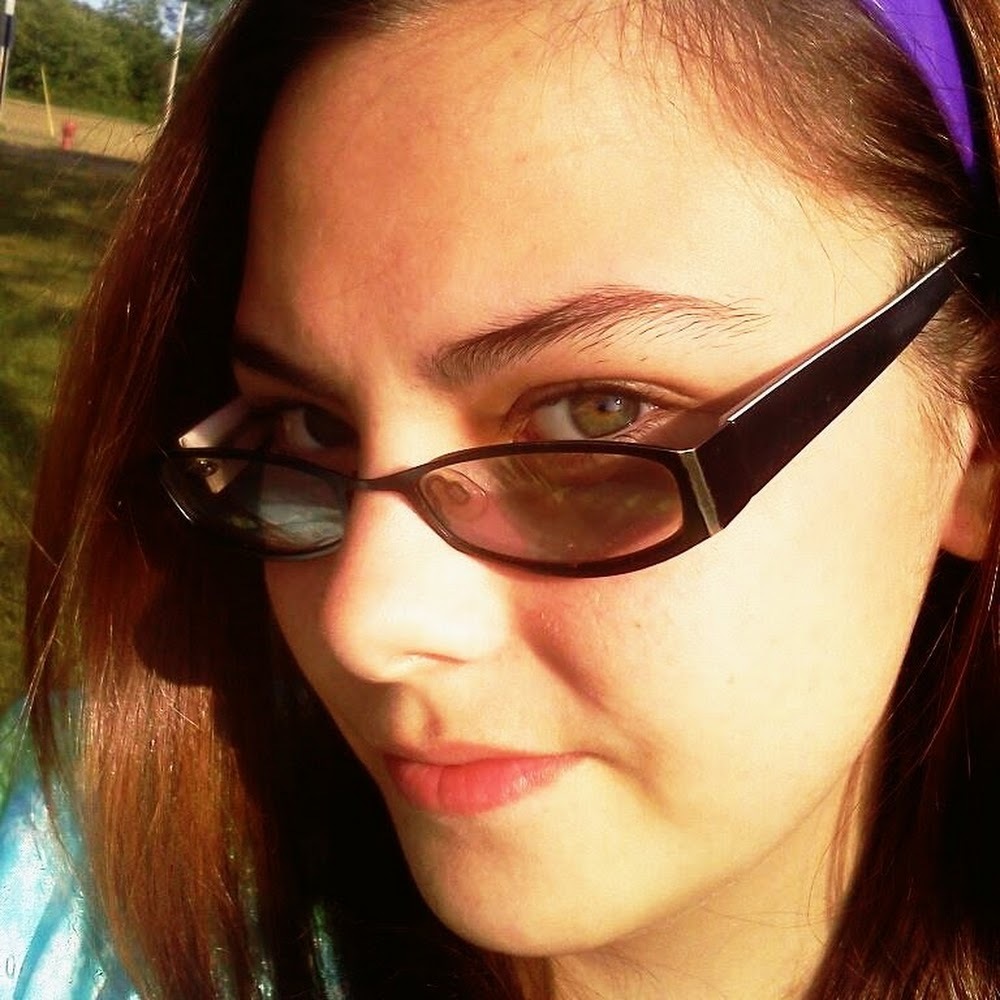 Meet your Posher, Kayla